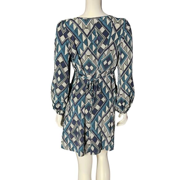 Francesca's Geometric Blue Dress Size Medium Long Sleeve Tie Waist Navy White M - Picture 3 of 6